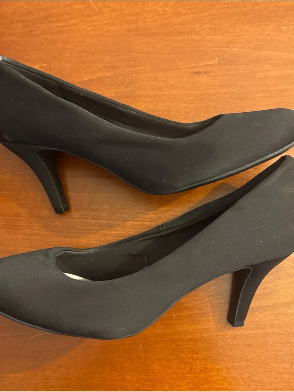 East 5th Black Women's Classic Pumps closed toe 8.5 low heel